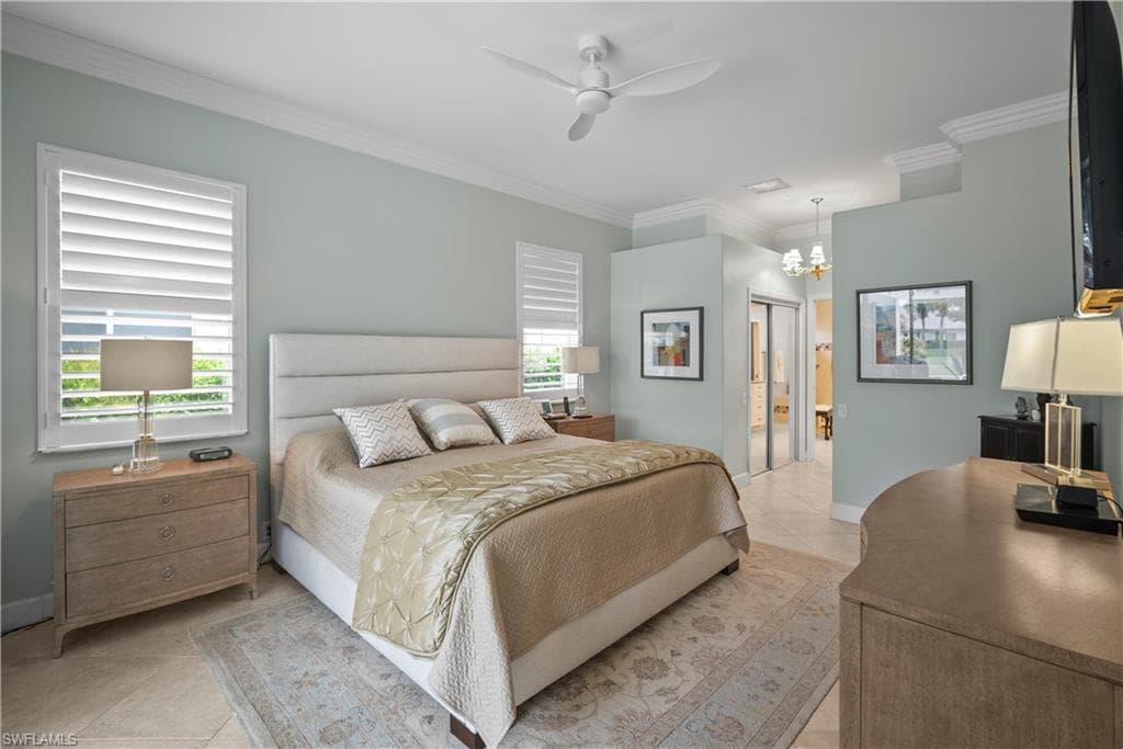 8423 Gleneagle Way, Naples, FL 34120-26