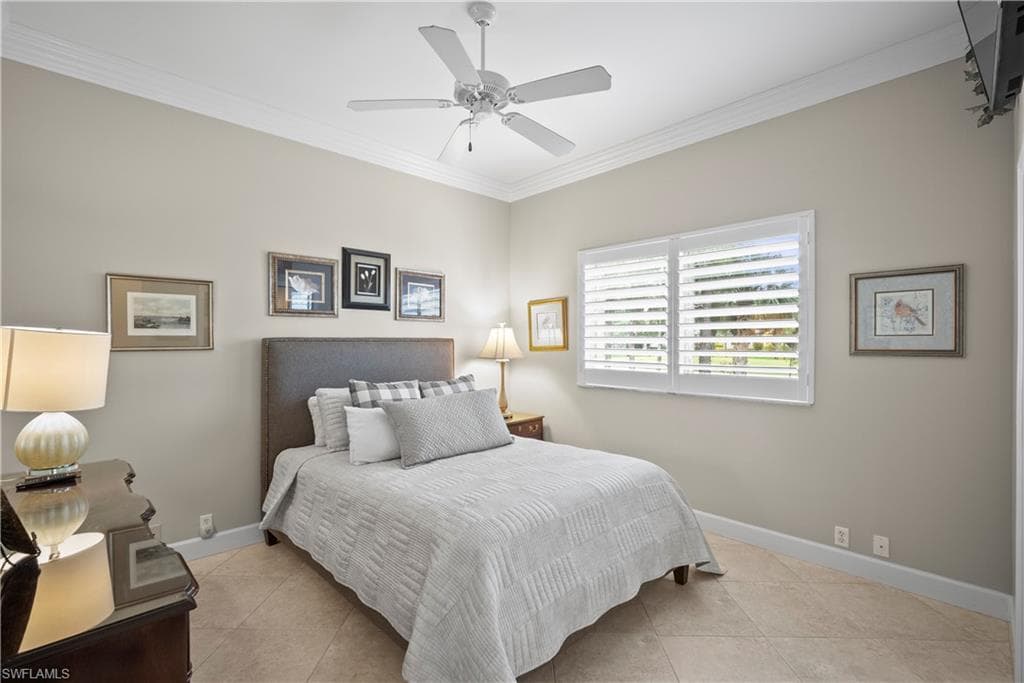 8423 Gleneagle Way, Naples, FL 34120-33