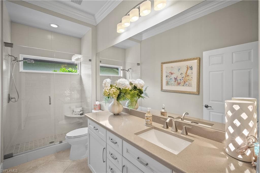 8423 Gleneagle Way, Naples, FL 34120-34