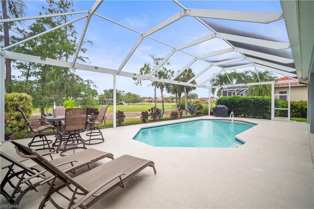 8423 Gleneagle Way, Naples, FL 34120-6