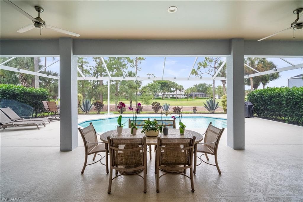 8423 Gleneagle Way, Naples, FL 34120-8