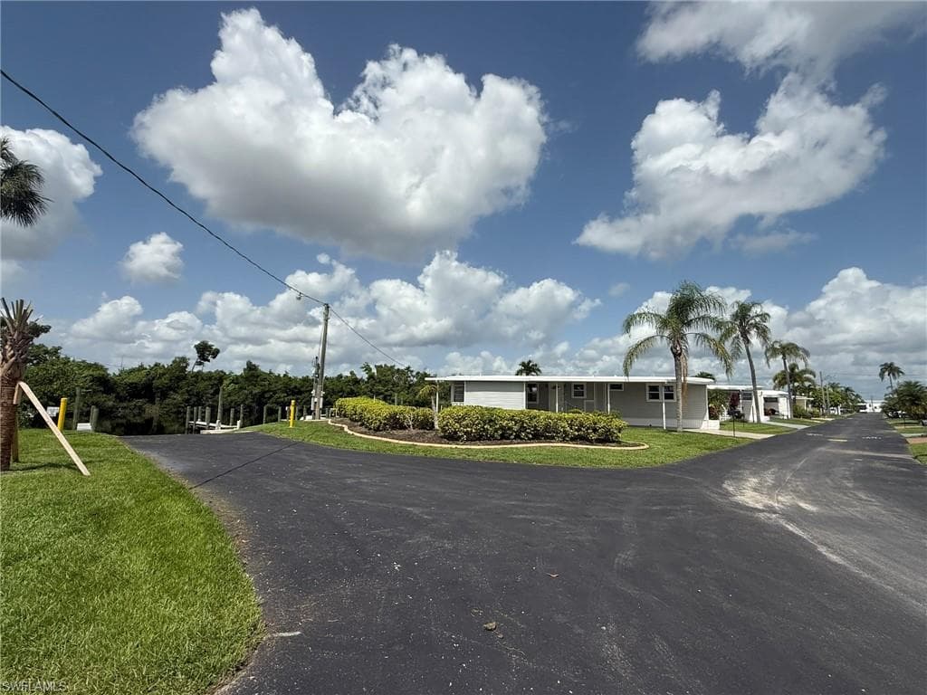44a Channel Ln, Fort Myers, FL 33905-3