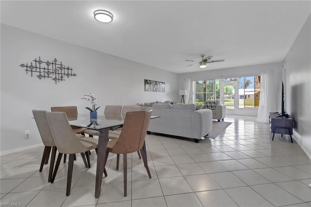 196 Furse Lakes Cir A6, Naples, FL 34104-9
