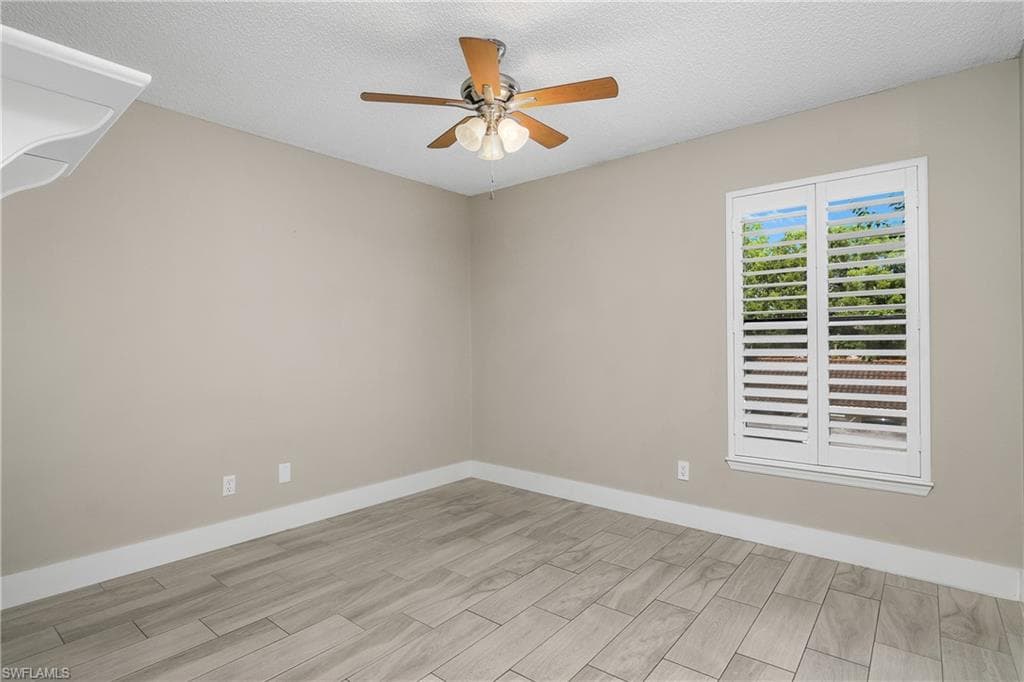 2214 Arbour Walk Cir 2022, Naples, FL 34109-13
