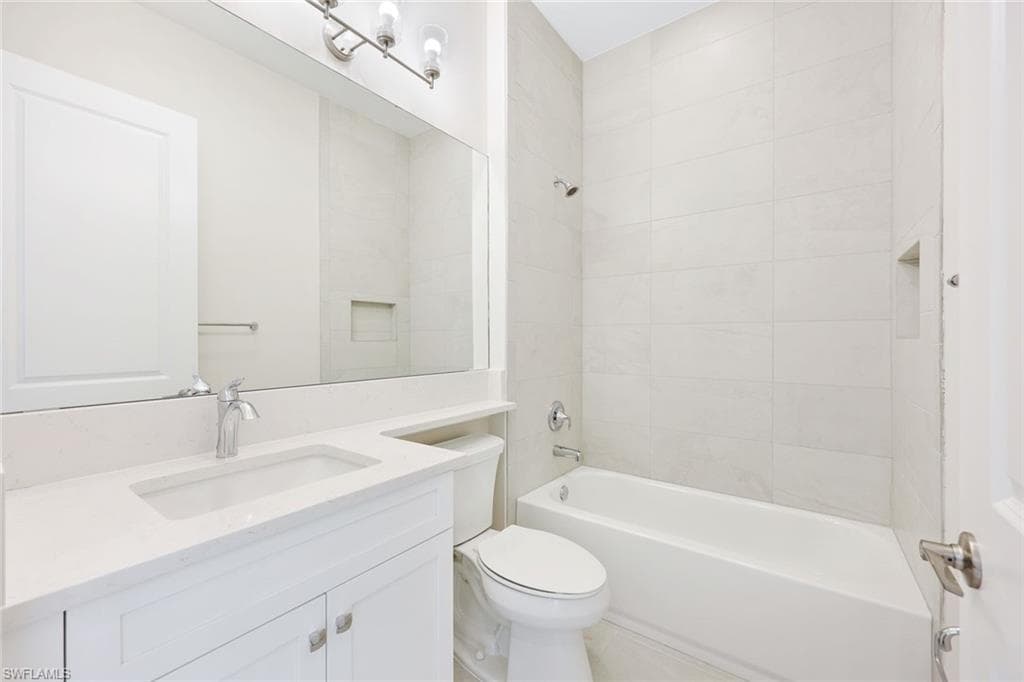 11264 Daphne Ct, Naples, FL 34120-15