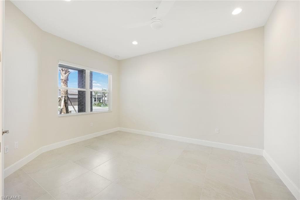 11264 Daphne Ct, Naples, FL 34120-16