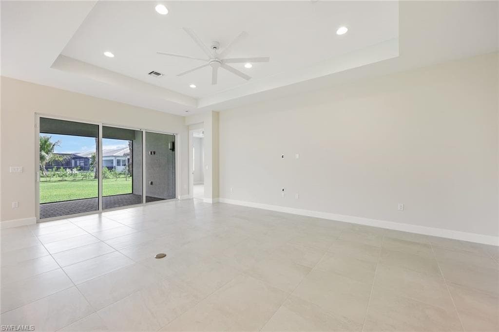 11264 Daphne Ct, Naples, FL 34120-5