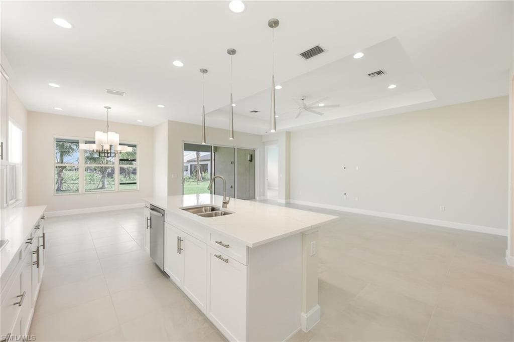 11264 Daphne Ct, Naples, FL 34120-8