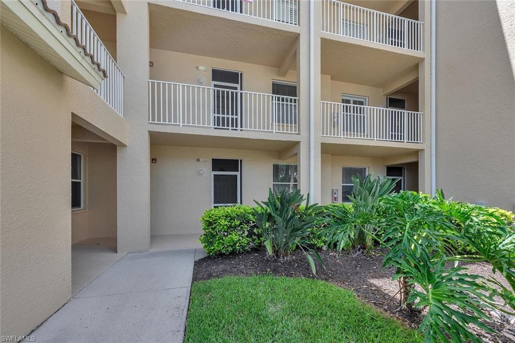 8600 Cedar Hammock Cir 1313, Naples, FL 34112-26