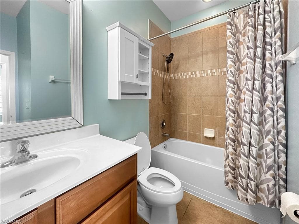 23400 Alamanda Dr 203, Estero, FL 34135-22