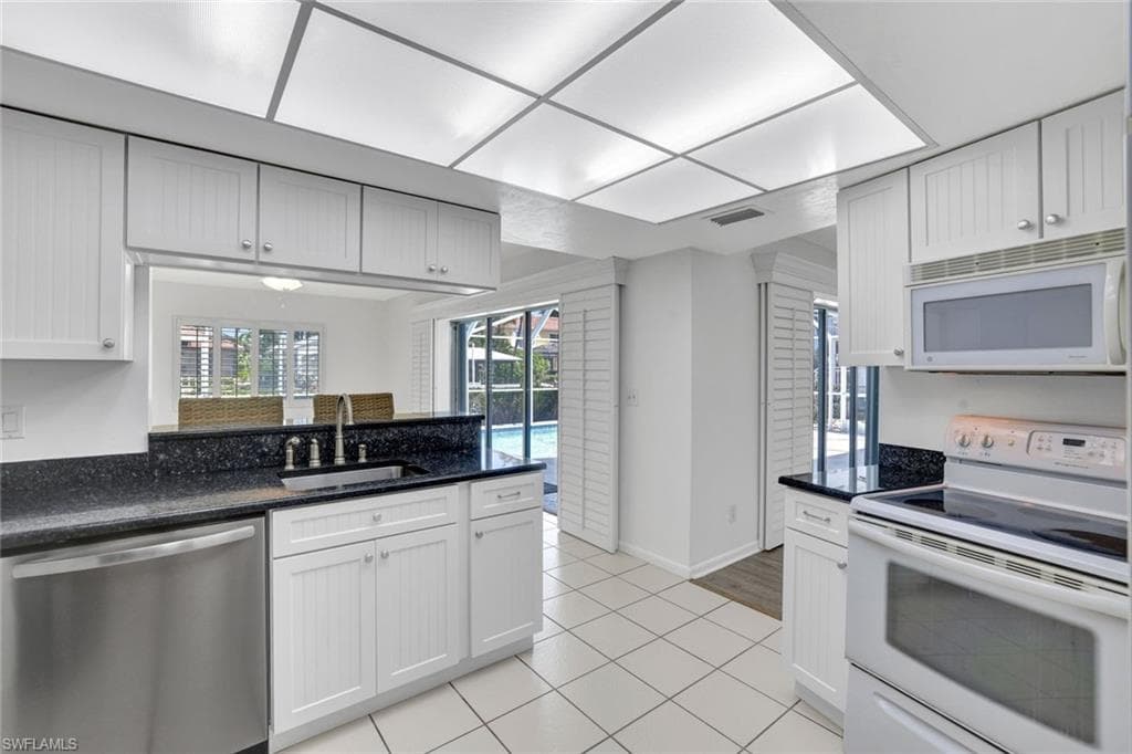 53 Madagascar Ct, Marco Island, FL 34145-12