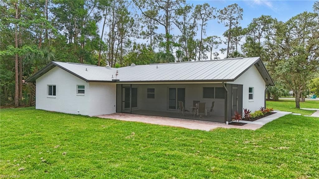 5111 Palmetto Woods Dr, Naples, FL 34119-31