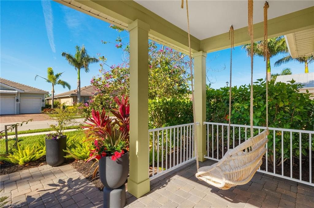 14741 Leeward Dr, Naples, FL 34114-4