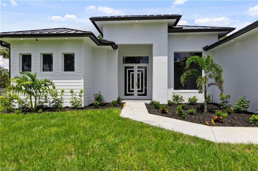 826 20th St SE, Naples, FL 34117-31