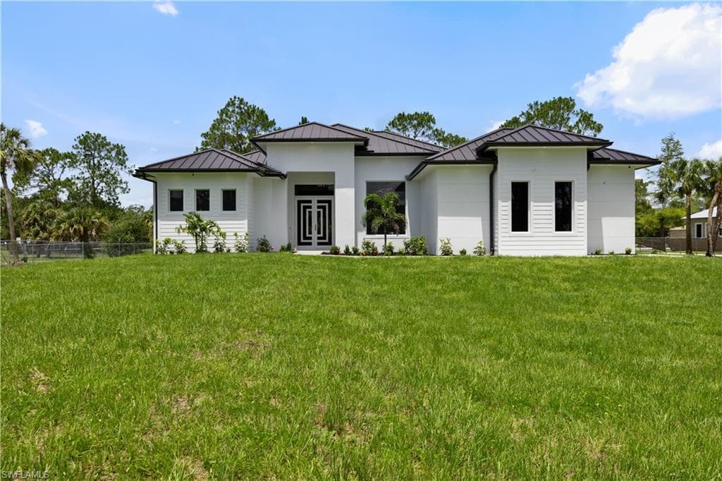 826 20th St SE, Naples, FL 34117-32