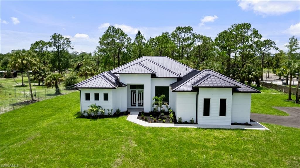 826 20th St SE, Naples, FL 34117-4