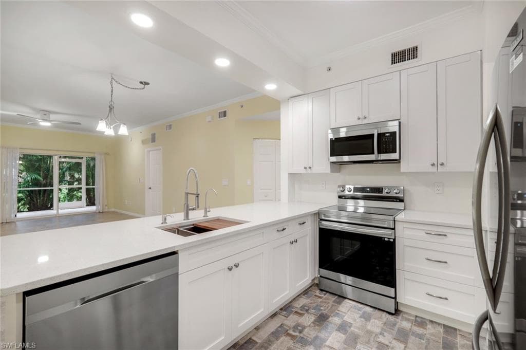 1089 Winding Pines Cir 106, Cape Coral, FL 33909-5