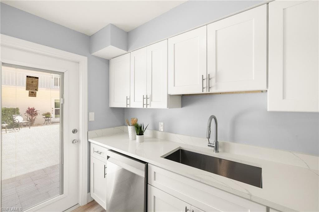 548 Broad Ave S 548, Naples, FL 34102-18