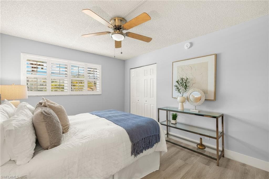 548 Broad Ave S 548, Naples, FL 34102-28