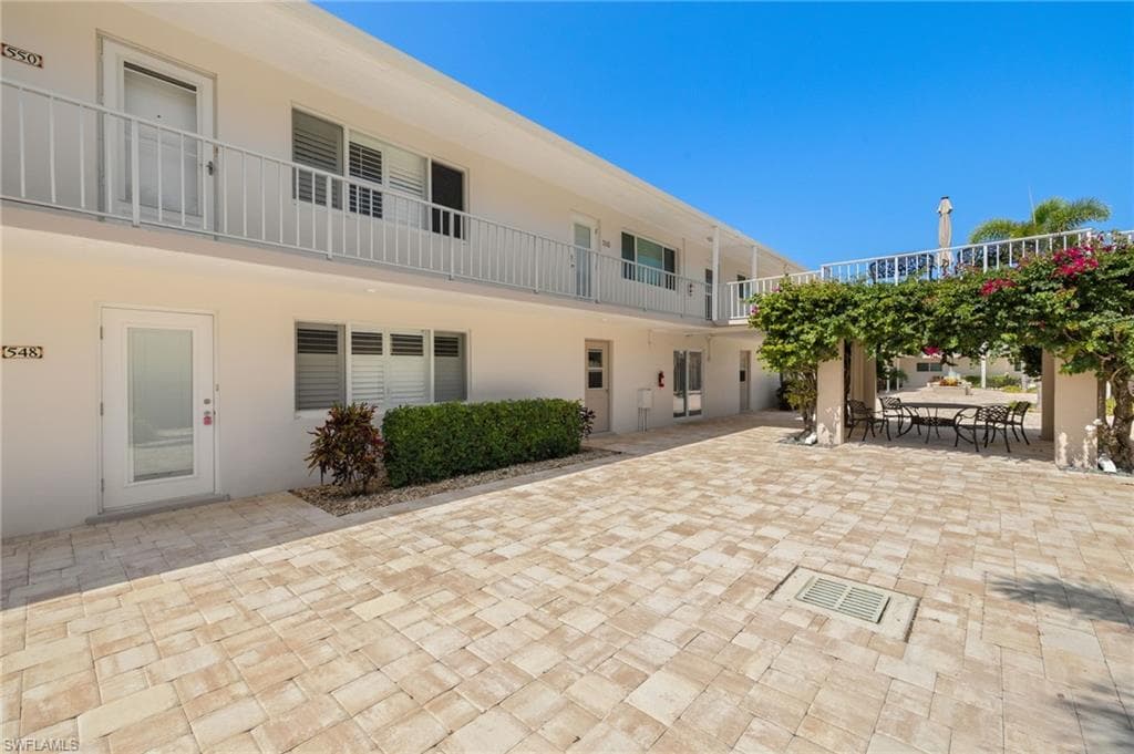 548 Broad Ave S 548, Naples, FL 34102-3