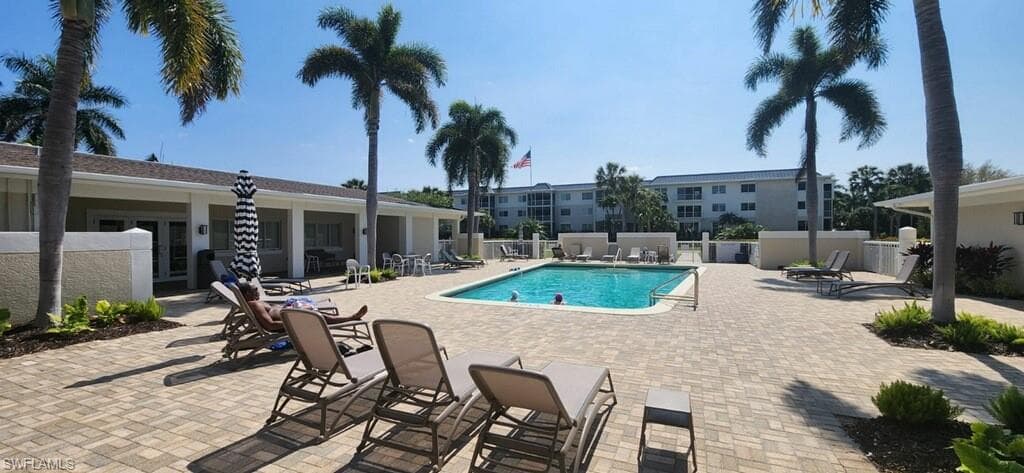 548 Broad Ave S 548, Naples, FL 34102-40