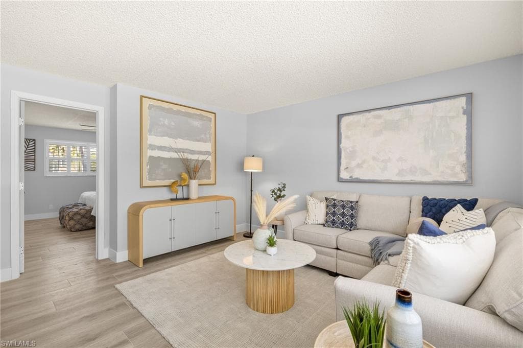 548 Broad Ave S 548, Naples, FL 34102-7