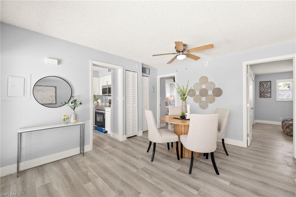 548 Broad Ave S 548, Naples, FL 34102-8