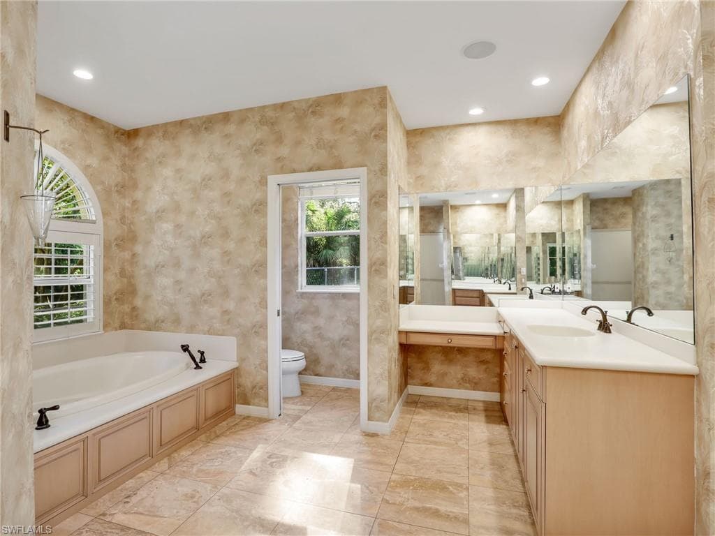 5410 Mahogany Ridge Dr, Naples, FL 34119-28