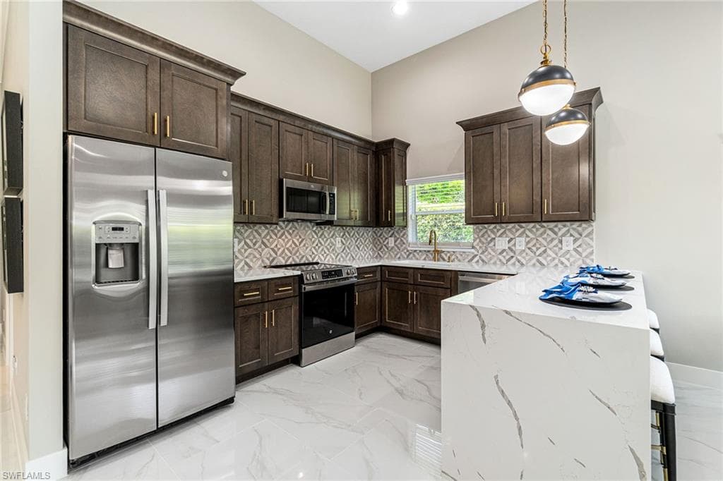 7501 San Miguel Way, Naples, FL 34109-7