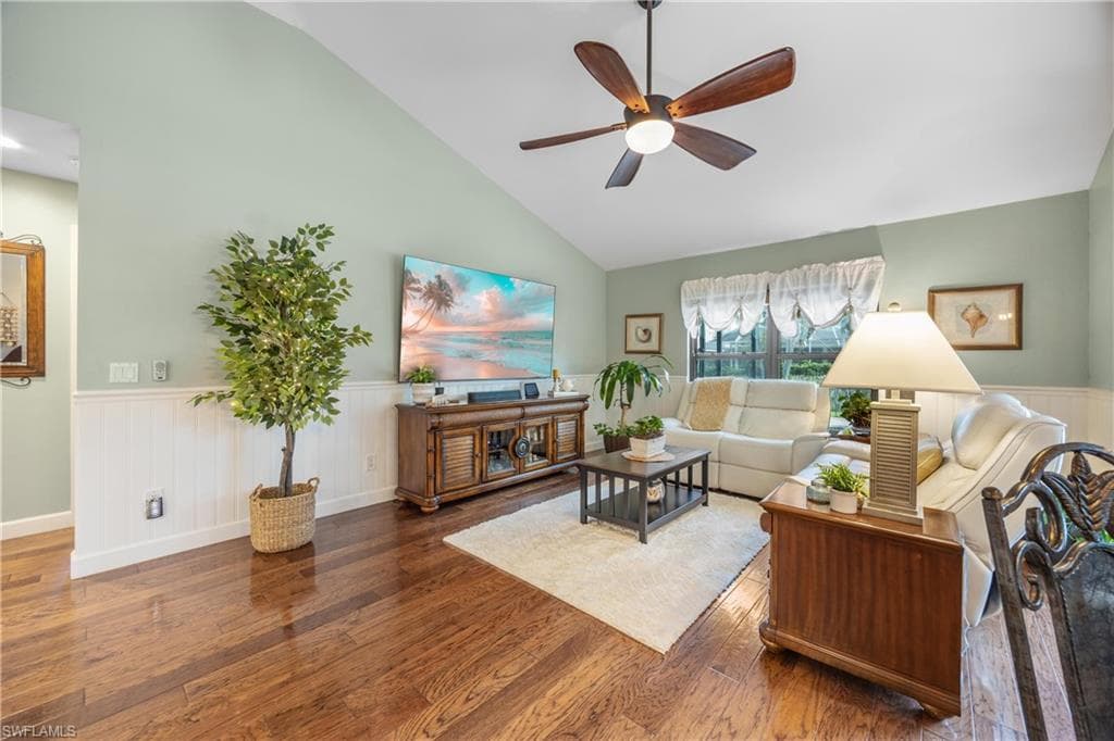 520 Raven Way, Naples, FL 34110-11
