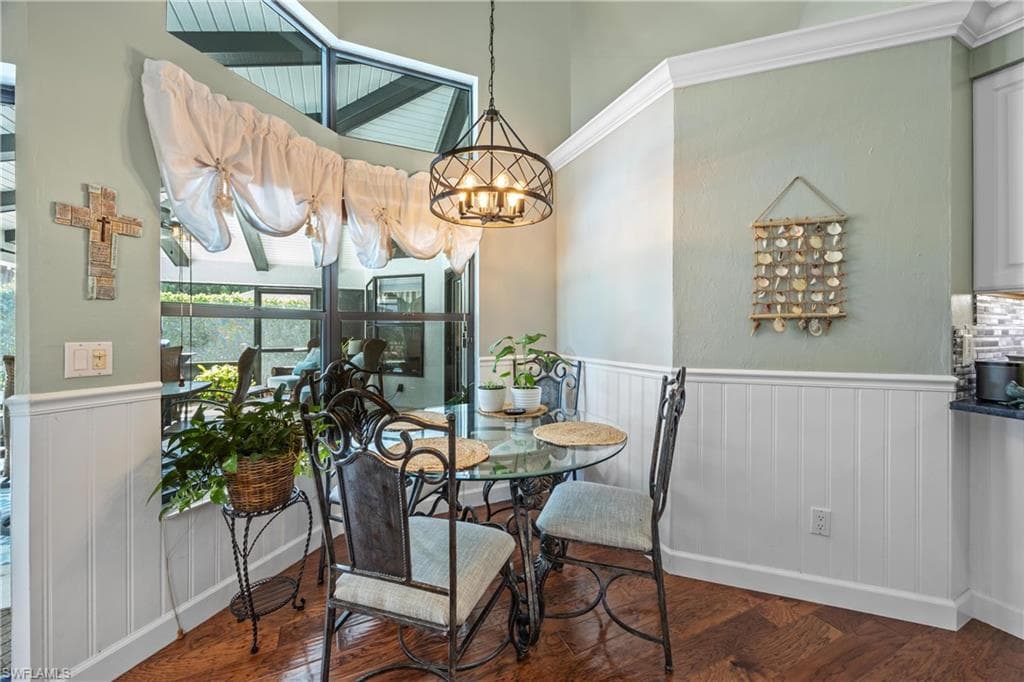 520 Raven Way, Naples, FL 34110-16
