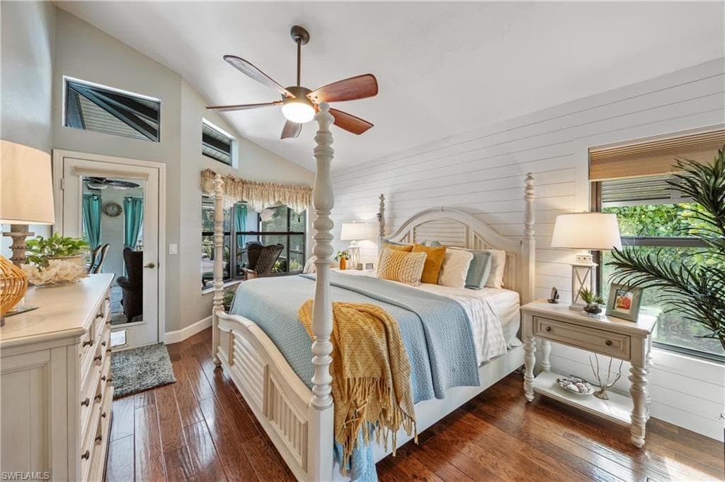 520 Raven Way, Naples, FL 34110-17
