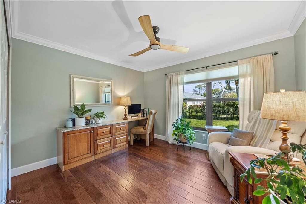 520 Raven Way, Naples, FL 34110-24