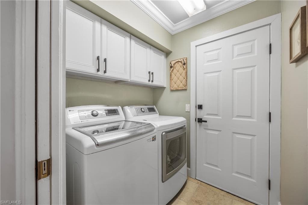 520 Raven Way, Naples, FL 34110-25