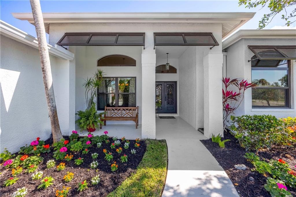520 Raven Way, Naples, FL 34110-6