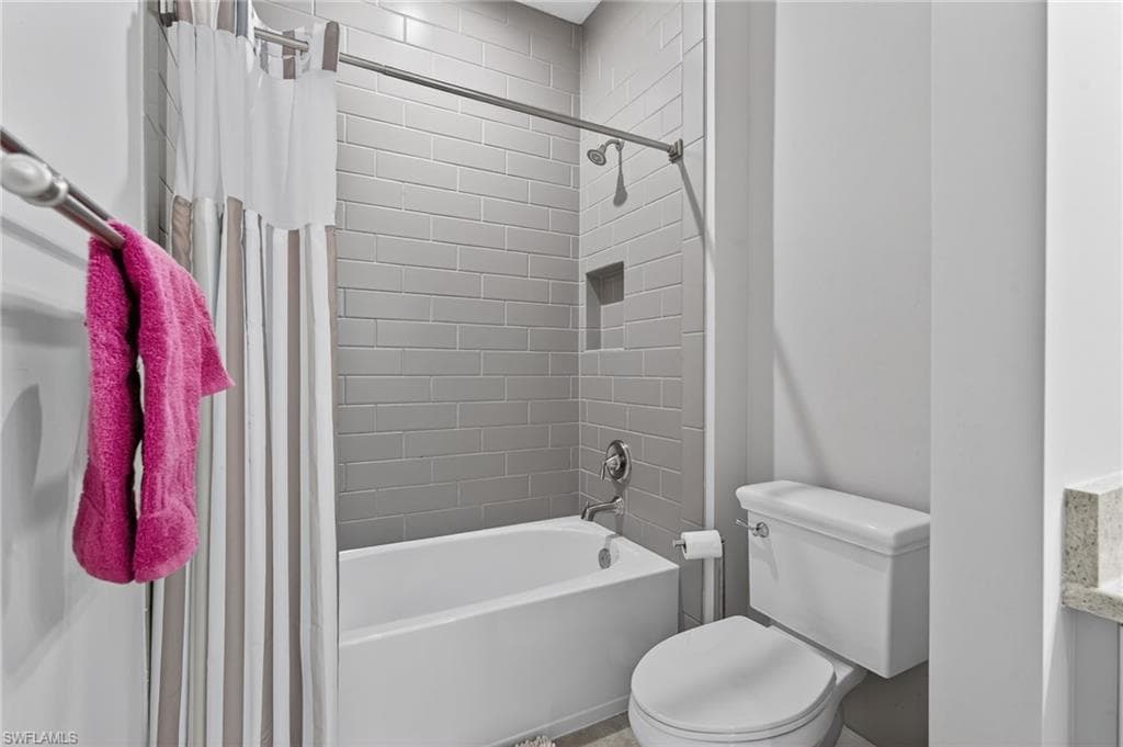 15234 Tolmino St, Naples, FL 34114-31