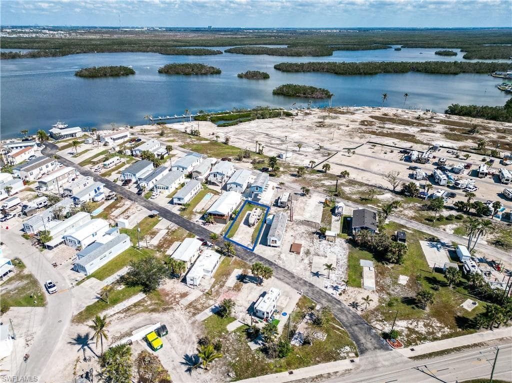 38 Helen Ln, Fort Myers Beach, FL 33931-5