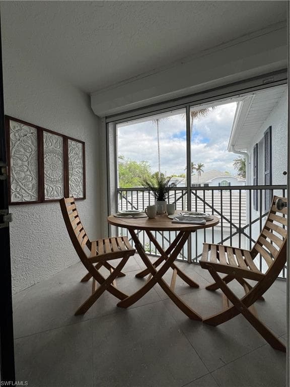 7087 Barrington Cir 201, Naples, FL 34108-12