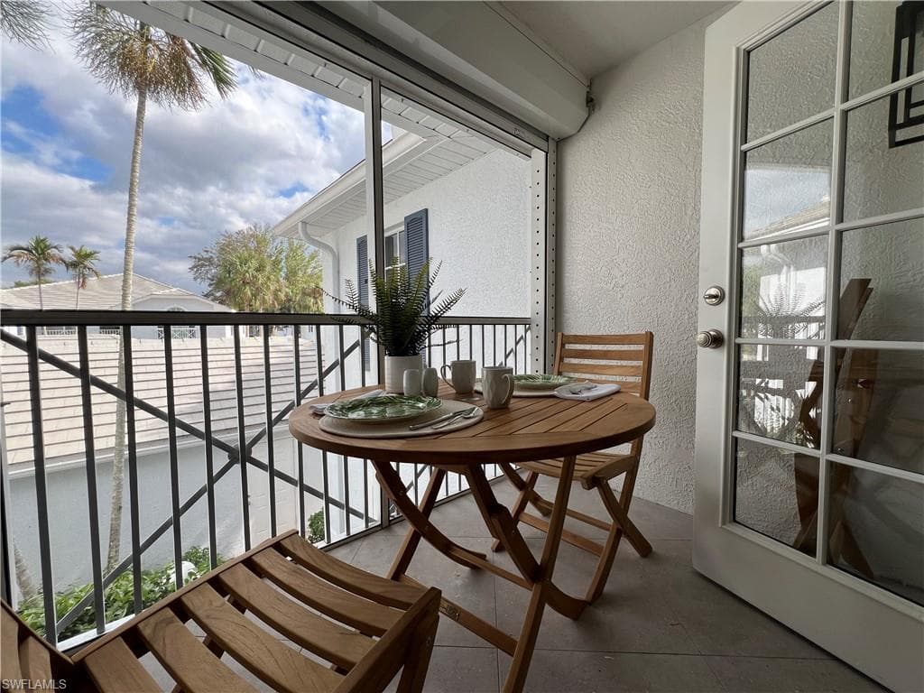 7087 Barrington Cir 201, Naples, FL 34108-13