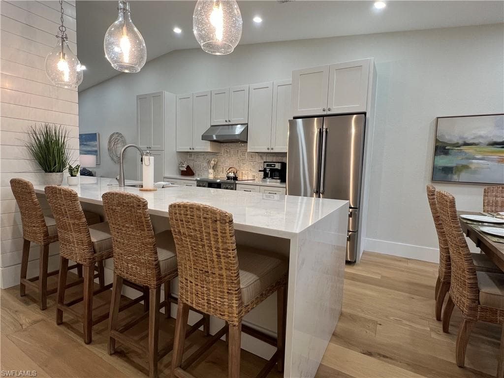 7087 Barrington Cir 201, Naples, FL 34108-32