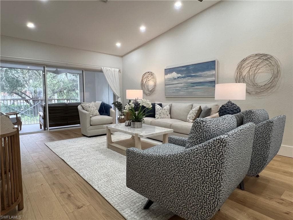 7087 Barrington Cir 201, Naples, FL 34108-38