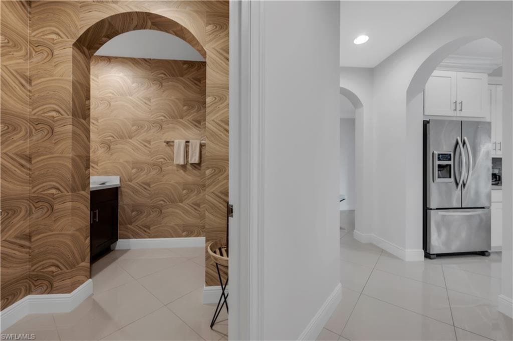 2739 Tiburon Blvd E 302, Naples, FL 34109-9