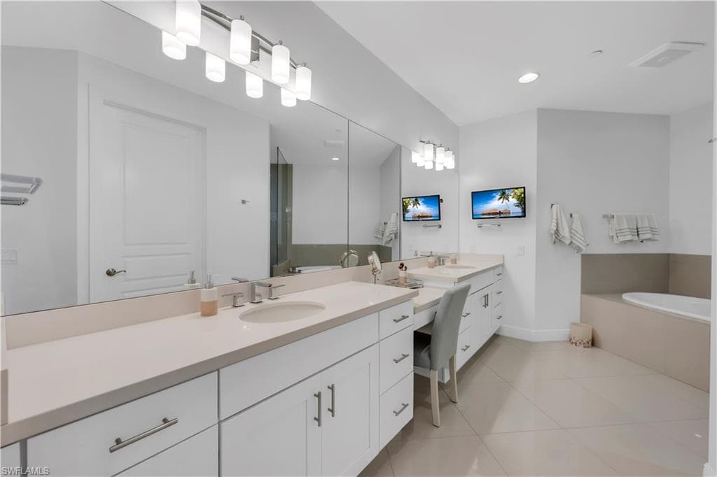 2739 Tiburon Blvd E 302, Naples, FL 34109-12