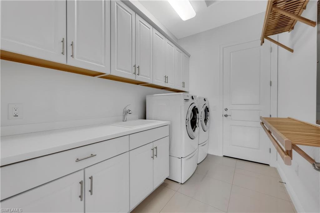 2739 Tiburon Blvd E 302, Naples, FL 34109-17