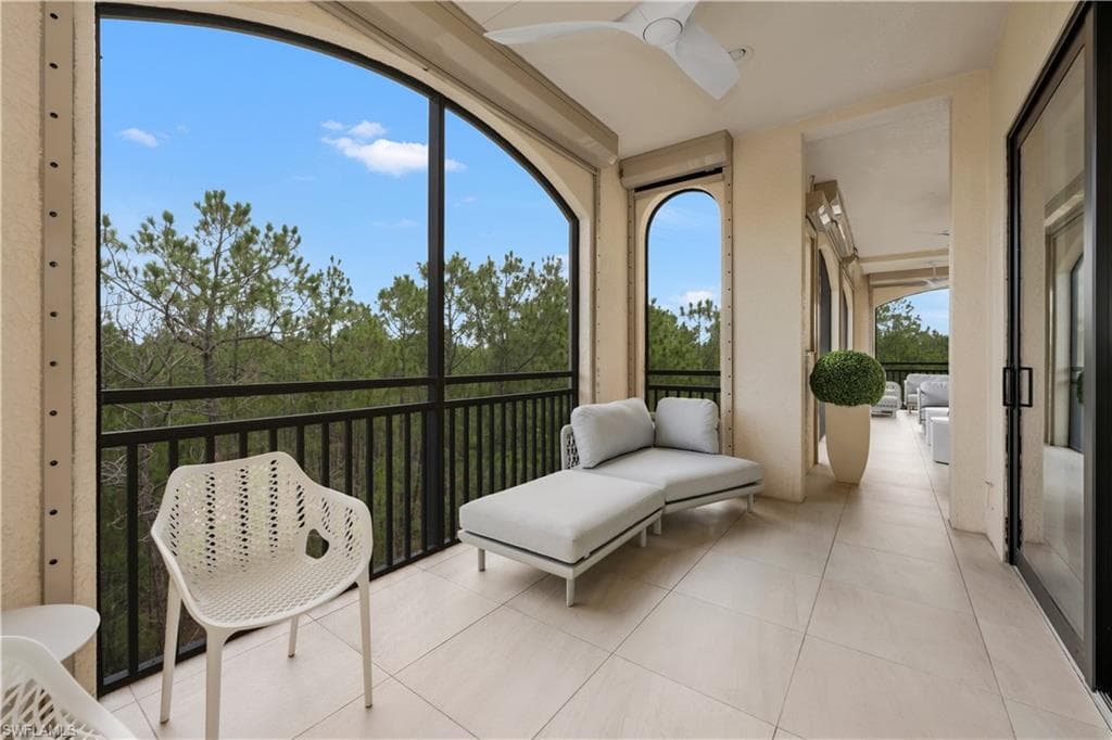 2739 Tiburon Blvd E 302, Naples, FL 34109-18