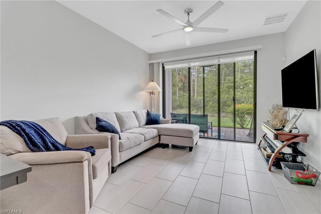 7501 Carnegie Way, Naples, FL 34119-12