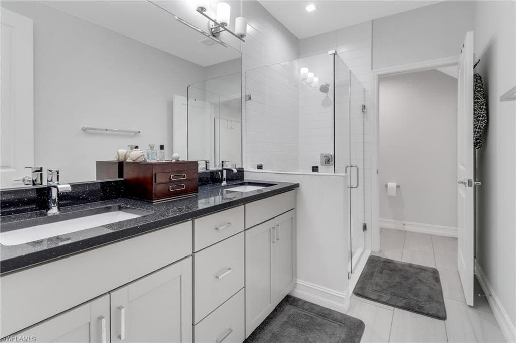 7501 Carnegie Way, Naples, FL 34119-17