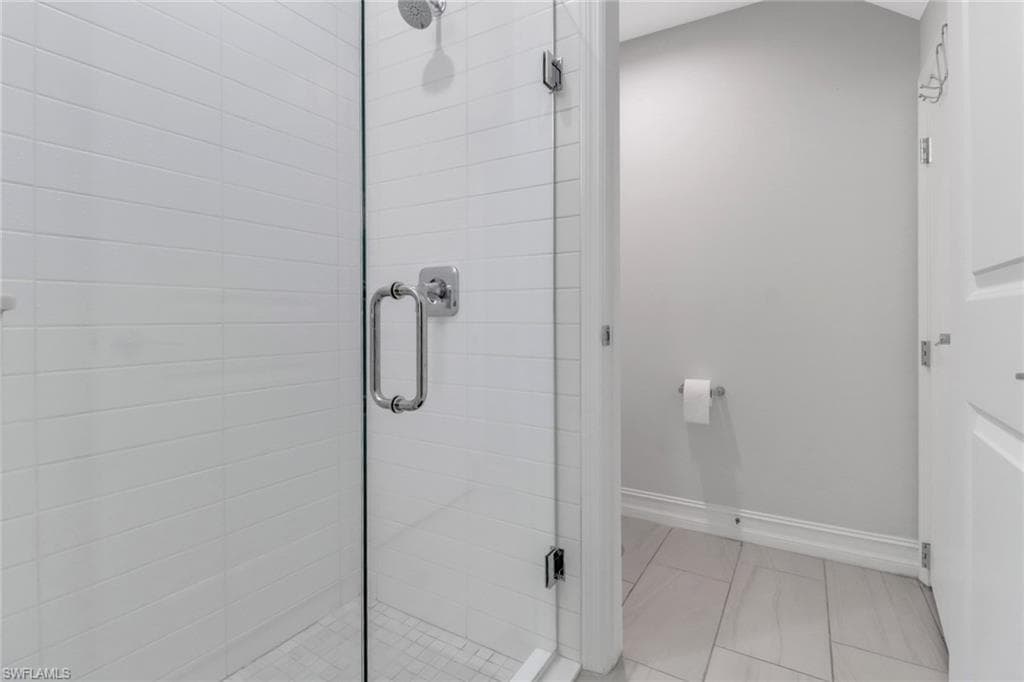 7501 Carnegie Way, Naples, FL 34119-18