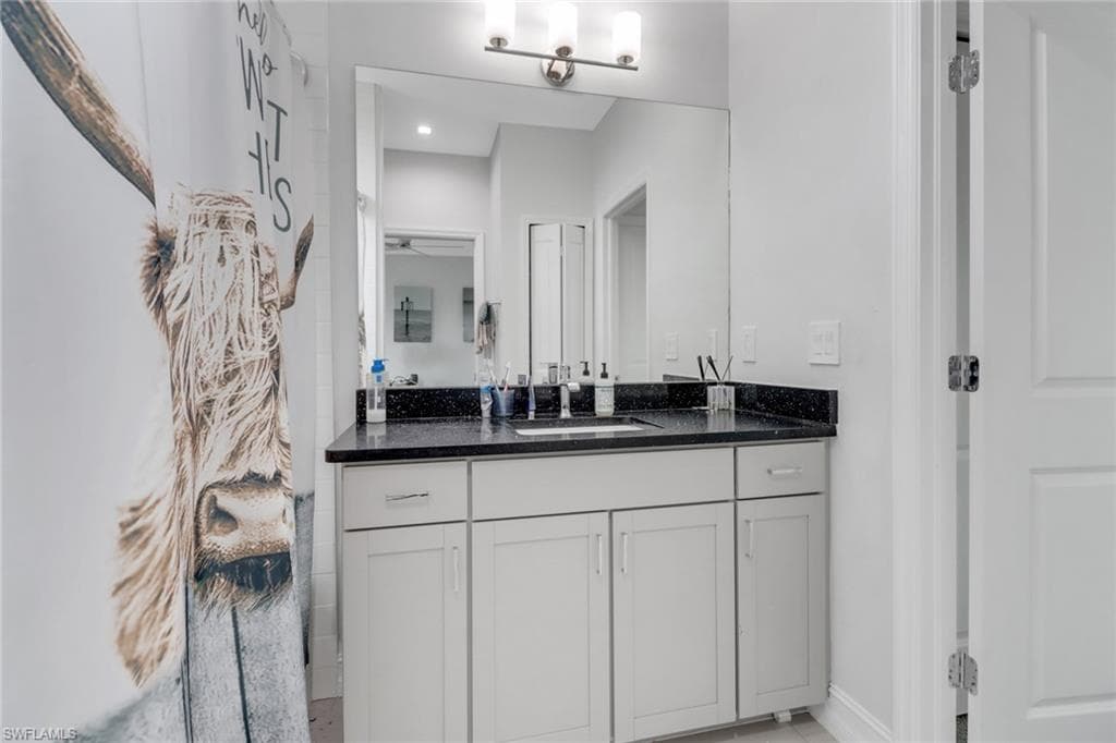 7501 Carnegie Way, Naples, FL 34119-23