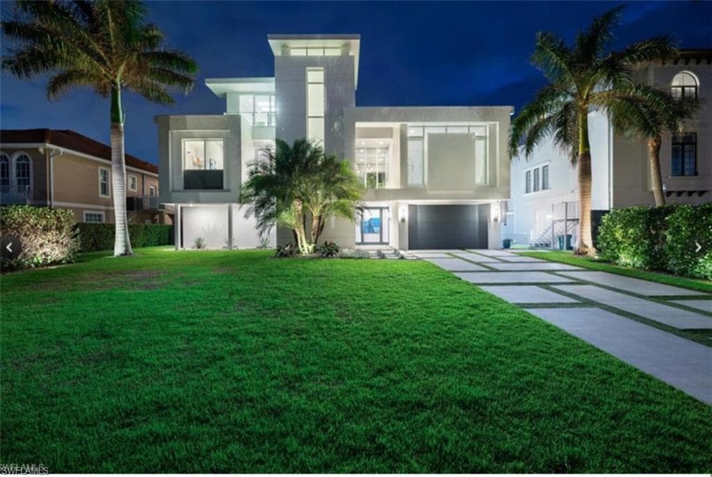 432 Bayside Ave, Naples, FL 34108-2